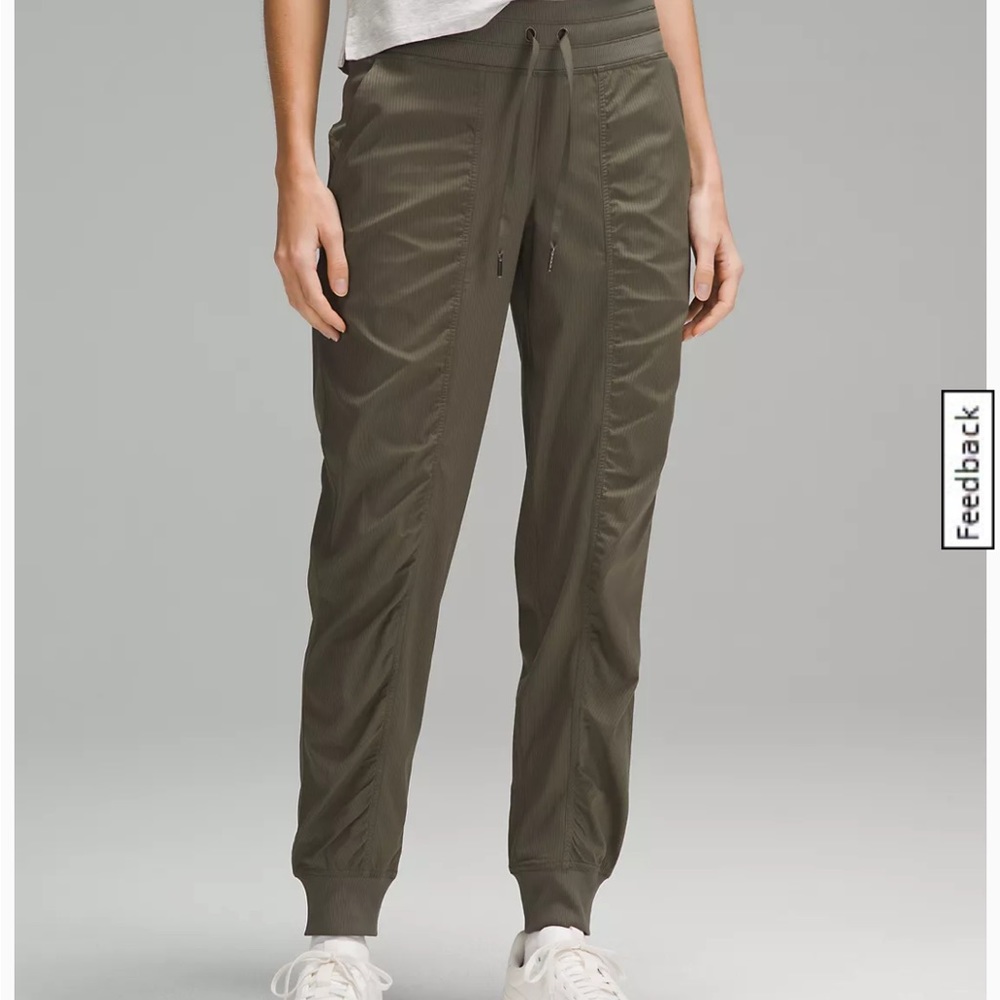 Dance Studio Joggers Lululemon size 4